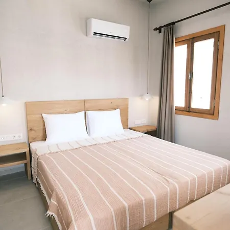 Nephos מלון סייד