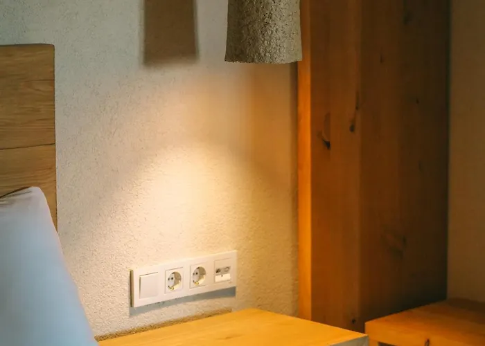 Nephos מלון סייד