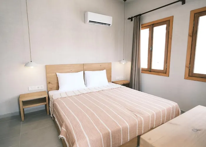 Nephos מלון סייד