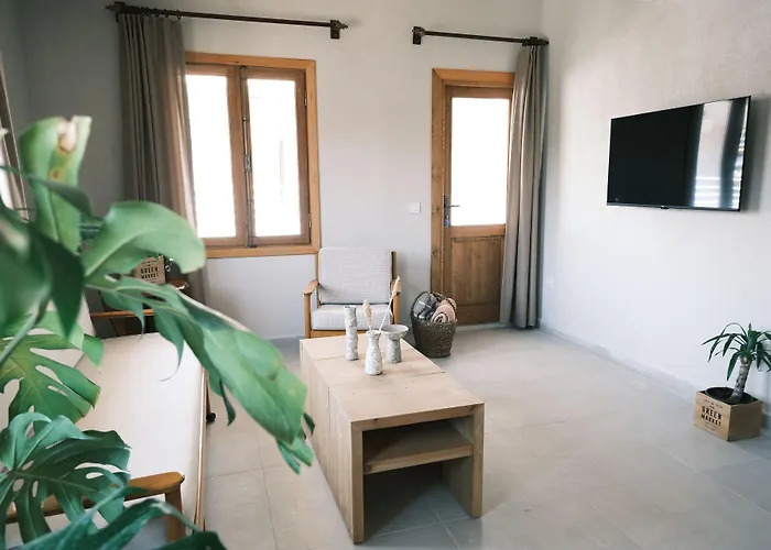 Nephos מלון סייד