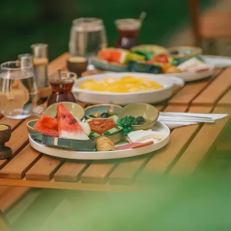 Nephos סייד