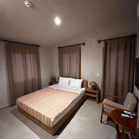 Nephos Hotel Side