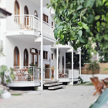 Nephos Готель *