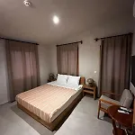 Nephos Hotel Side